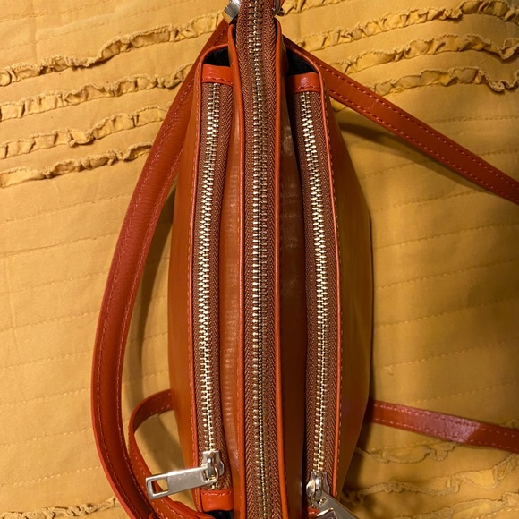 Italian Leather Crossbody/shoulder bag - Picture 2 of 6